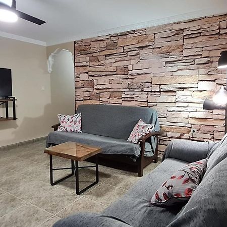 Apartamentos Los Robles อัลกาลา เดล ฆูการ์ ภายนอก รูปภาพ