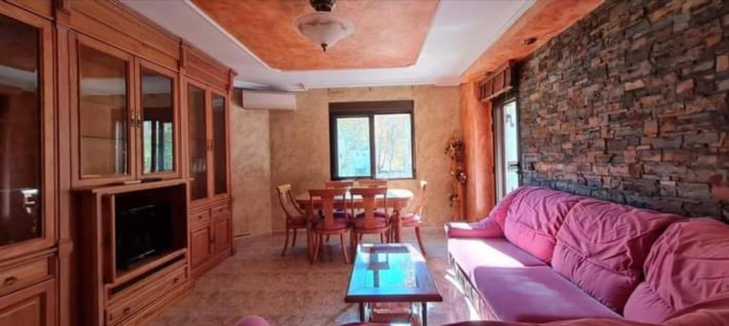Apartamentos Los Robles อัลกาลา เดล ฆูการ์ ภายนอก รูปภาพ