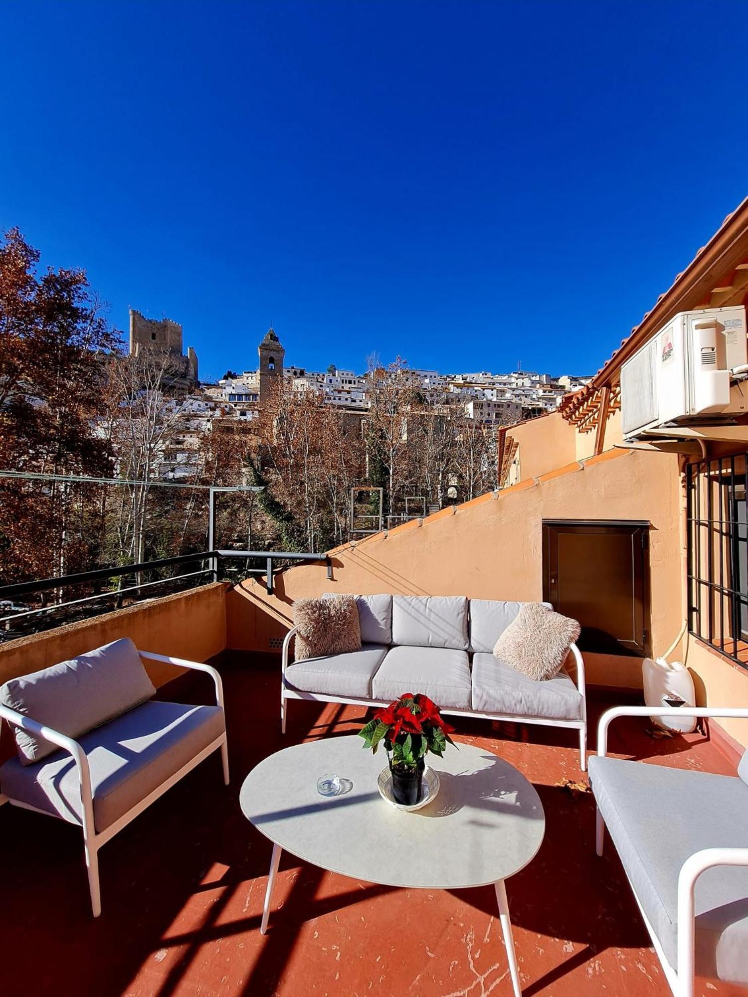 Apartamentos Los Robles อัลกาลา เดล ฆูการ์ ภายนอก รูปภาพ