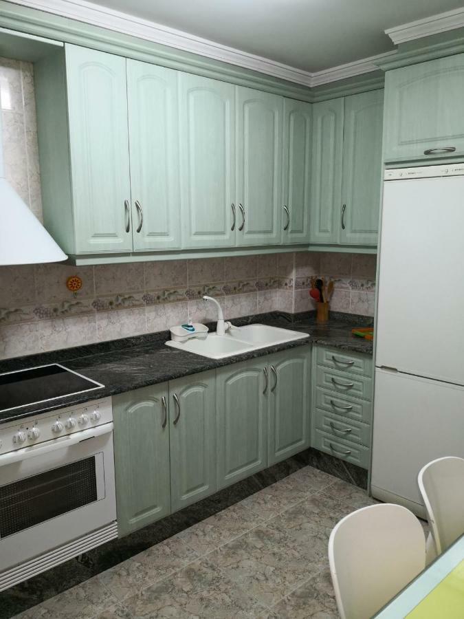 Apartamentos Los Robles อัลกาลา เดล ฆูการ์ ภายนอก รูปภาพ